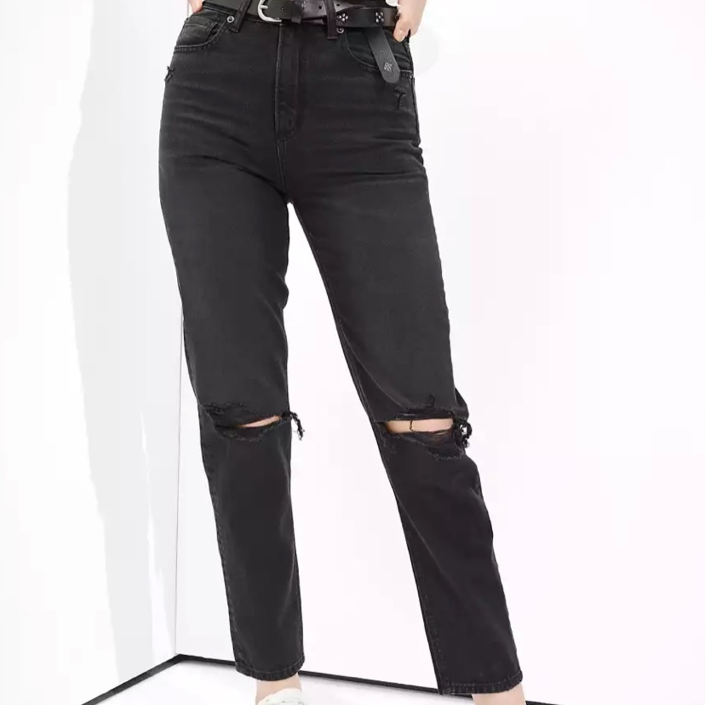 American Eagle Straight Mom Jean